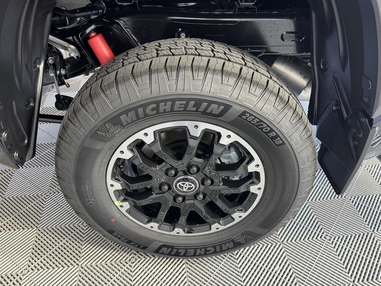 Toyota Tundra SR5 CrewMax 4WD 2026