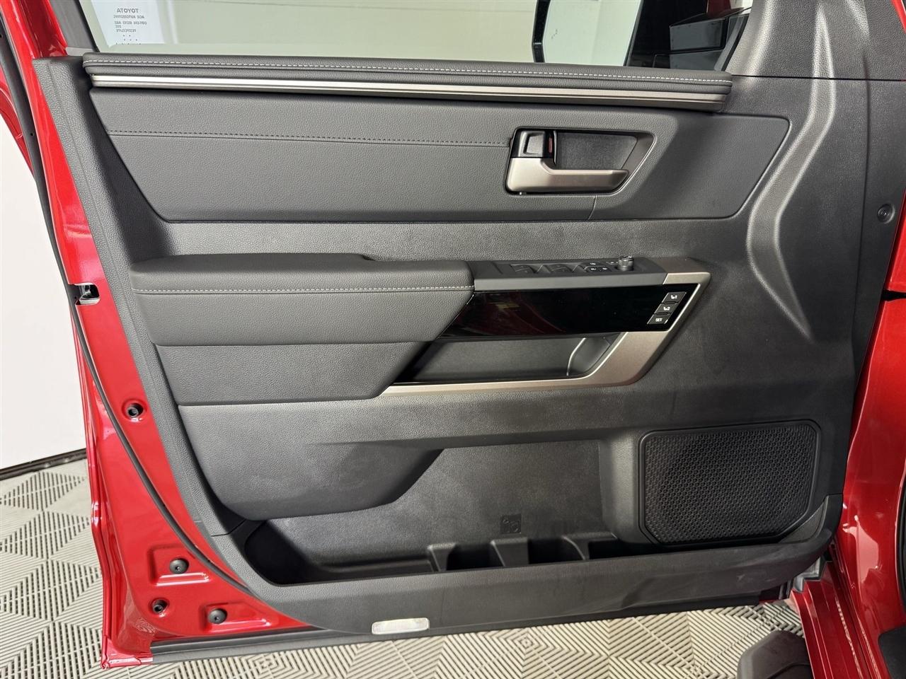 Toyota Tundra Limited Double Cab 2WD 2026
