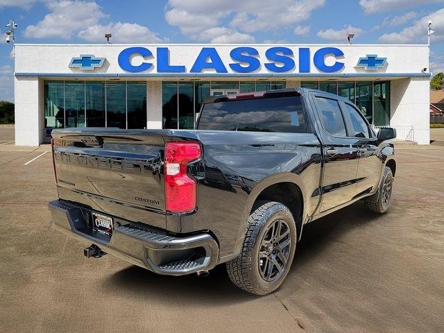 Chevrolet Silverado 1500 Custom Crew Cab 2WD 2024