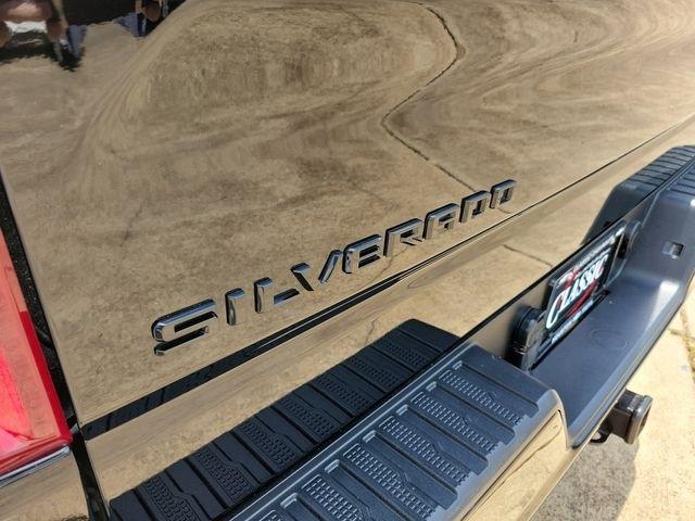 Chevrolet Silverado 1500 Custom Crew Cab 2WD 2024