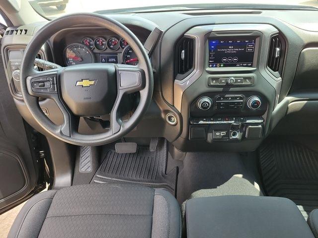 Chevrolet Silverado 1500 Custom Crew Cab 2WD 2024