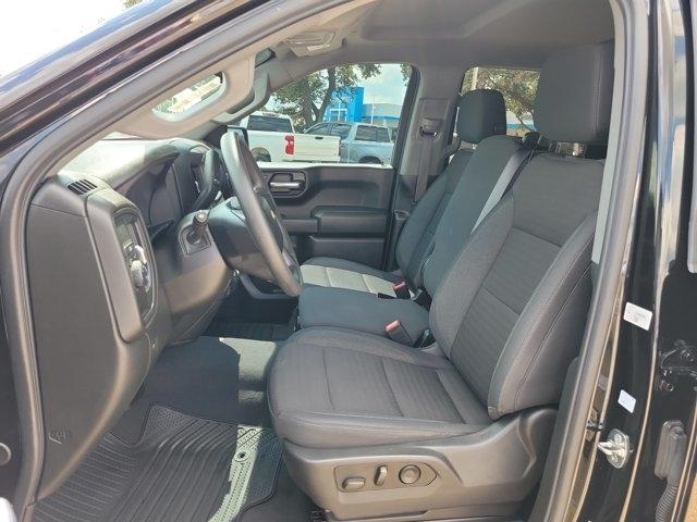 Chevrolet Silverado 1500 Custom Crew Cab 2WD 2024