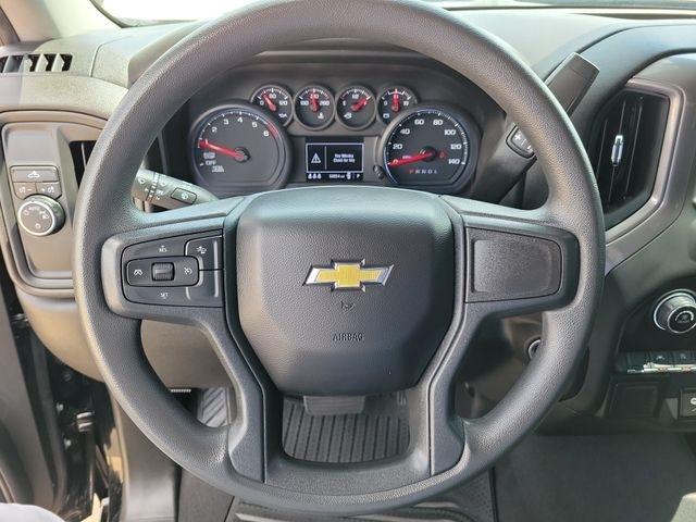 Chevrolet Silverado 1500 Custom Crew Cab 2WD 2024