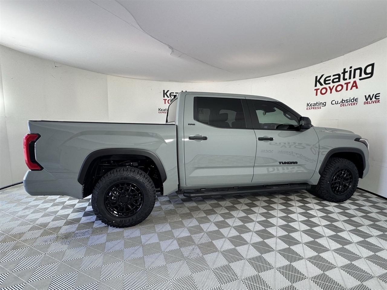 Toyota Tundra SR5 CrewMax 4WD 2026