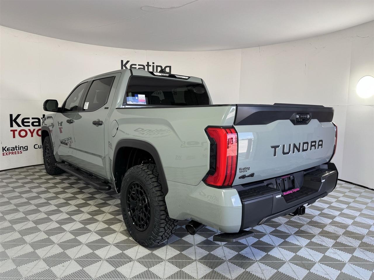 Toyota Tundra SR5 CrewMax 4WD 2026