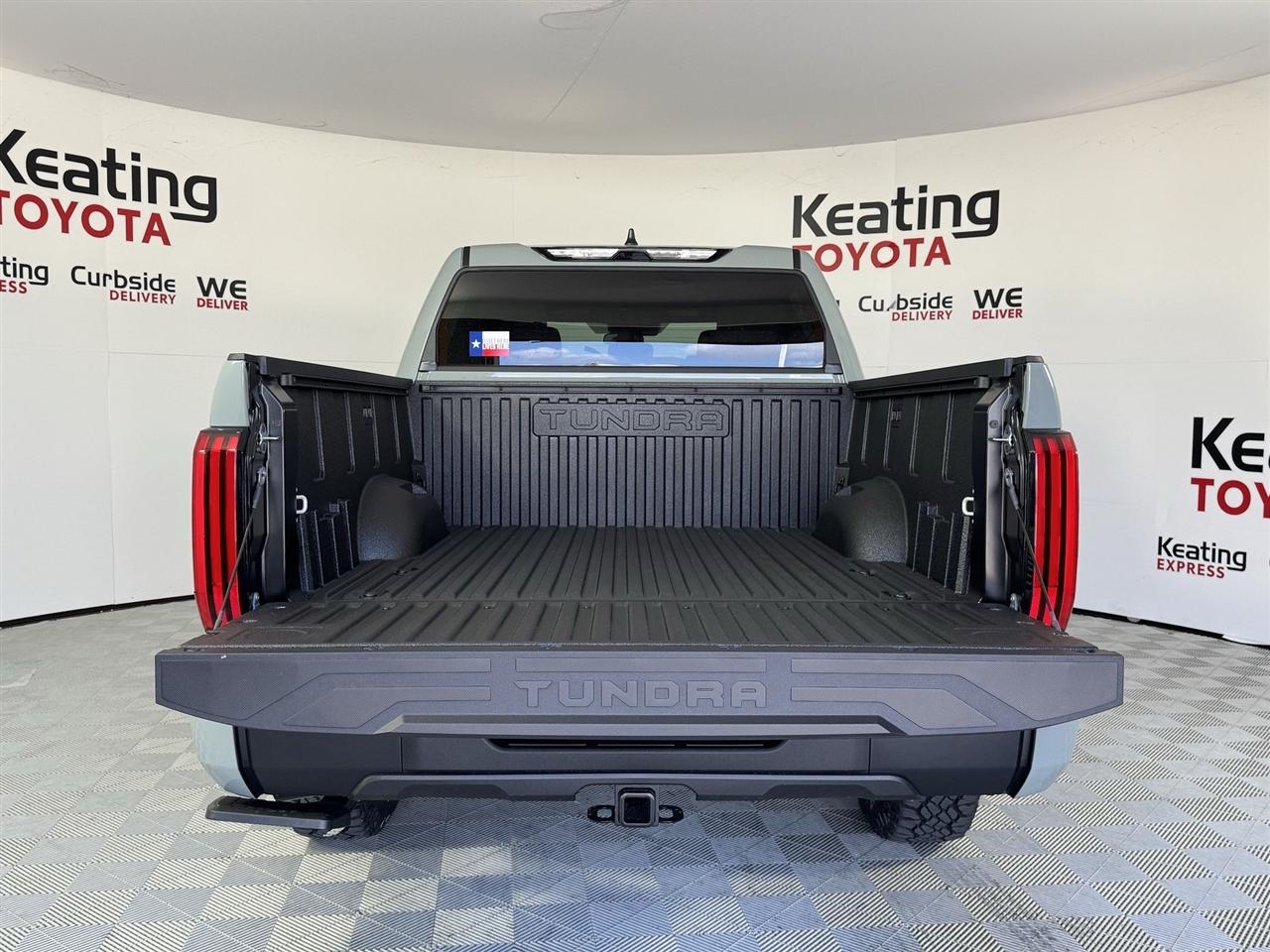 Toyota Tundra SR5 CrewMax 4WD 2026
