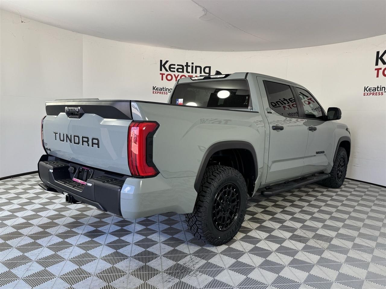 Toyota Tundra SR5 CrewMax 4WD 2026
