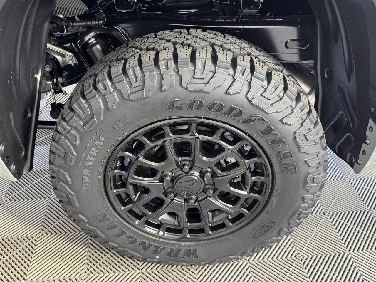 Toyota Tundra SR5 CrewMax 4WD 2026