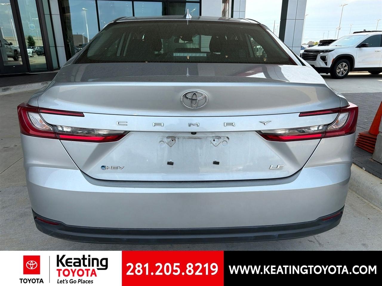 Toyota Camry Hybrid XLE 2025