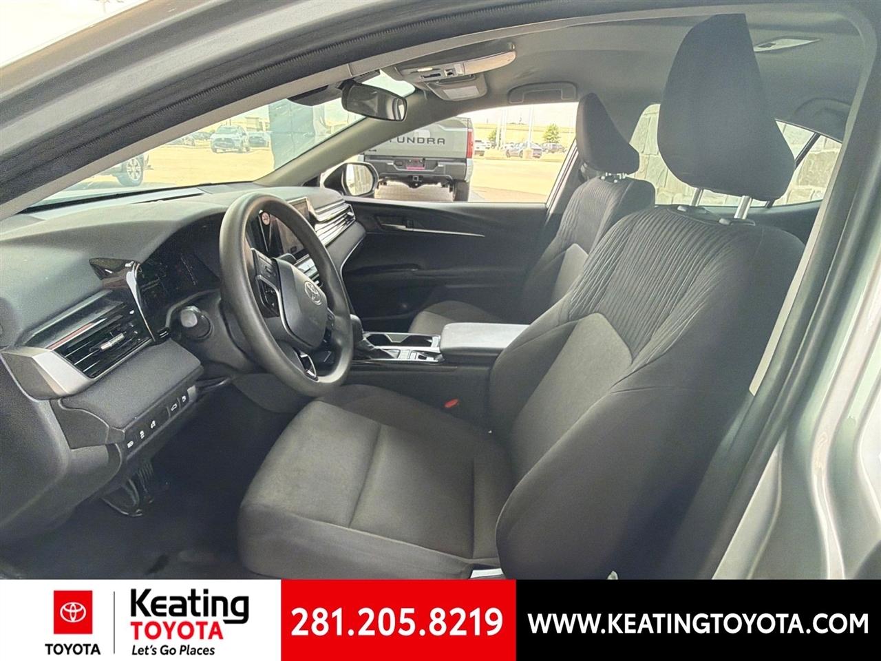 Toyota Camry Hybrid XLE 2025