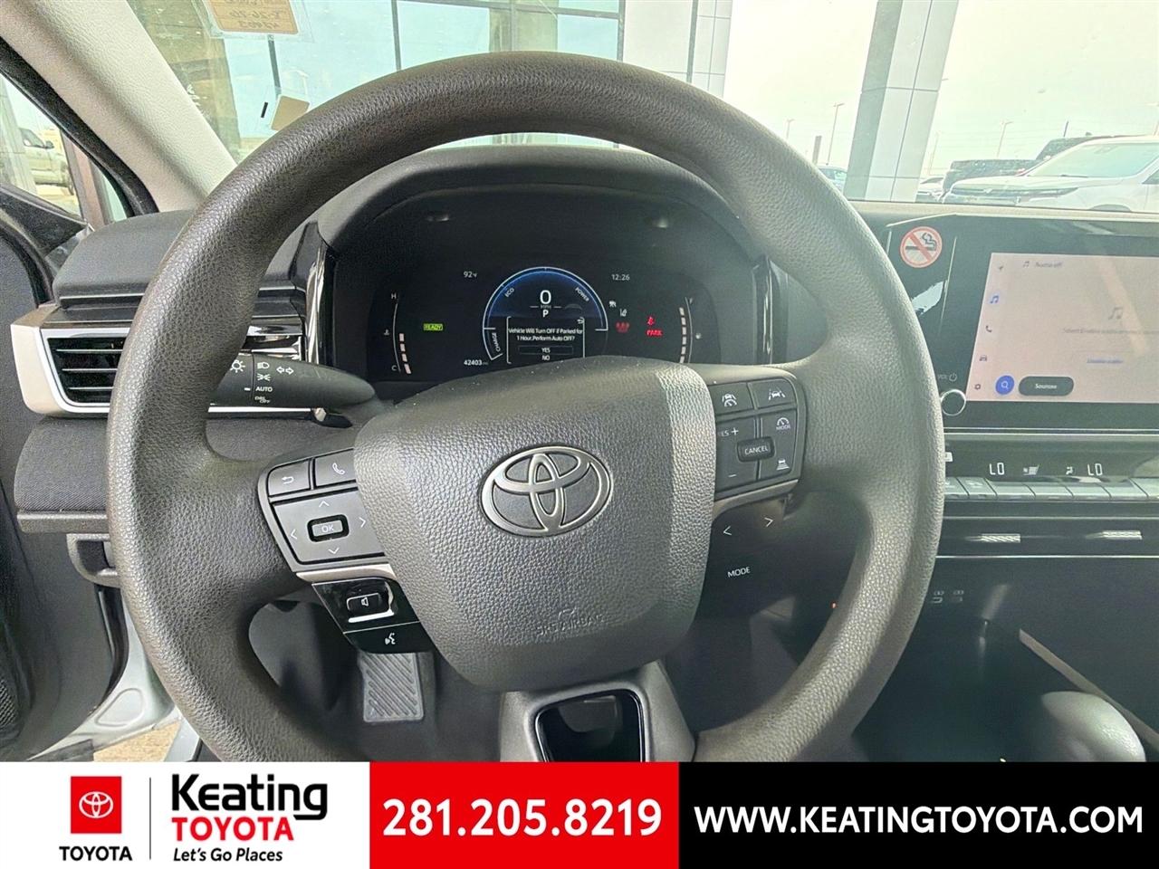 Toyota Camry Hybrid XLE 2025