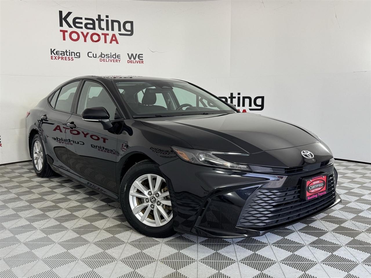 Toyota Camry Hybrid XLE 2025