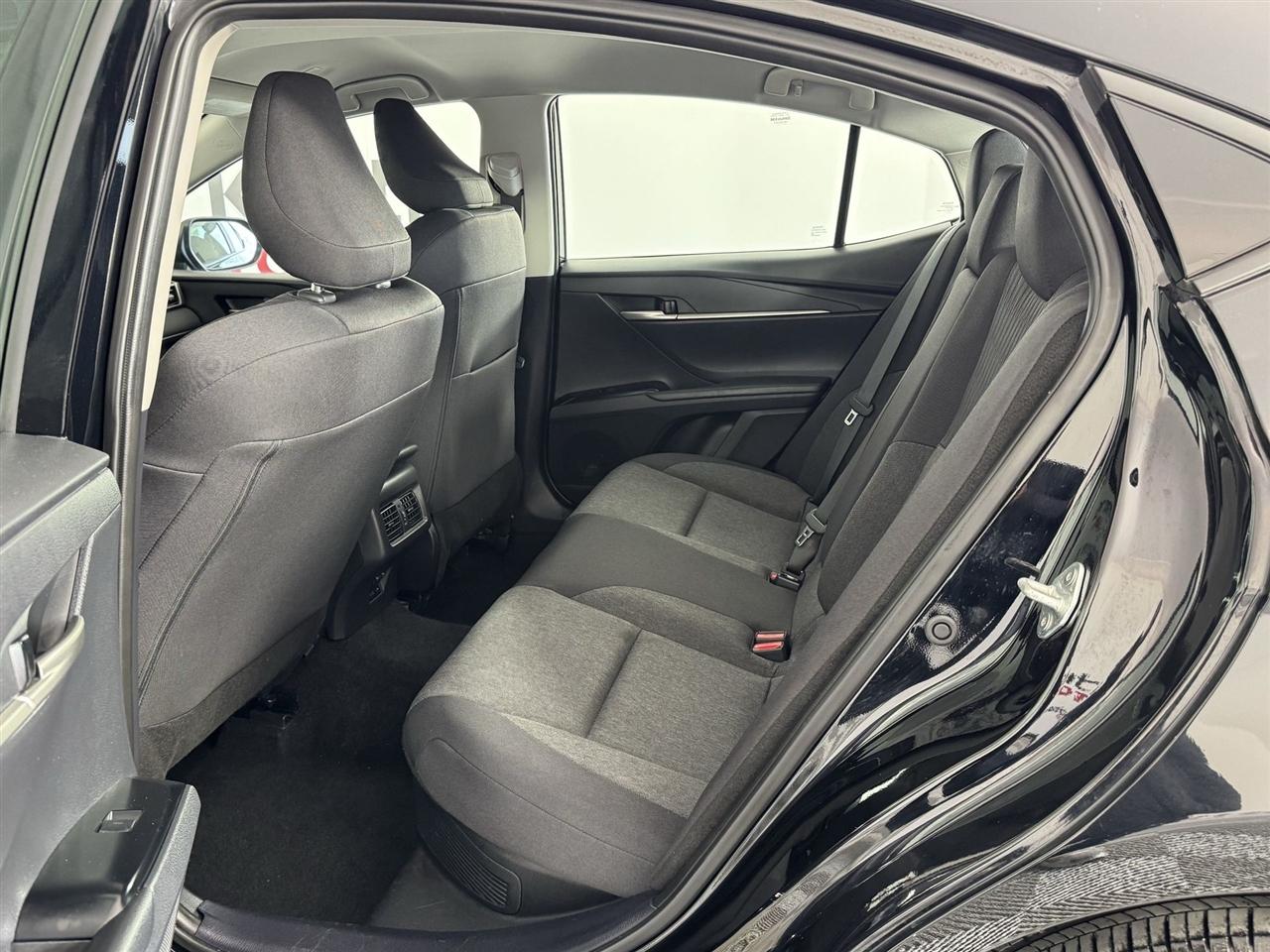 Toyota Camry Hybrid XLE 2025