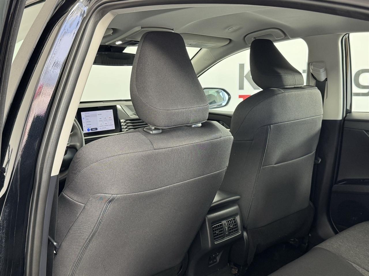 Toyota Camry Hybrid XLE 2025