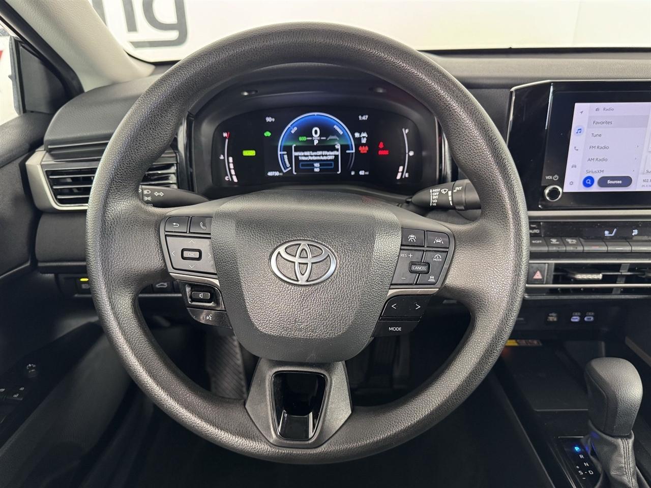 Toyota Camry Hybrid XLE 2025