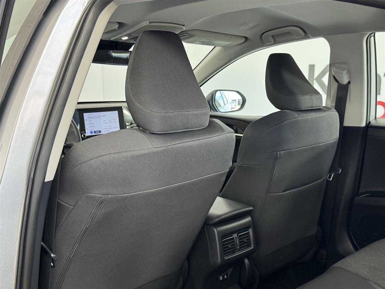 Toyota Camry Hybrid XLE 2025