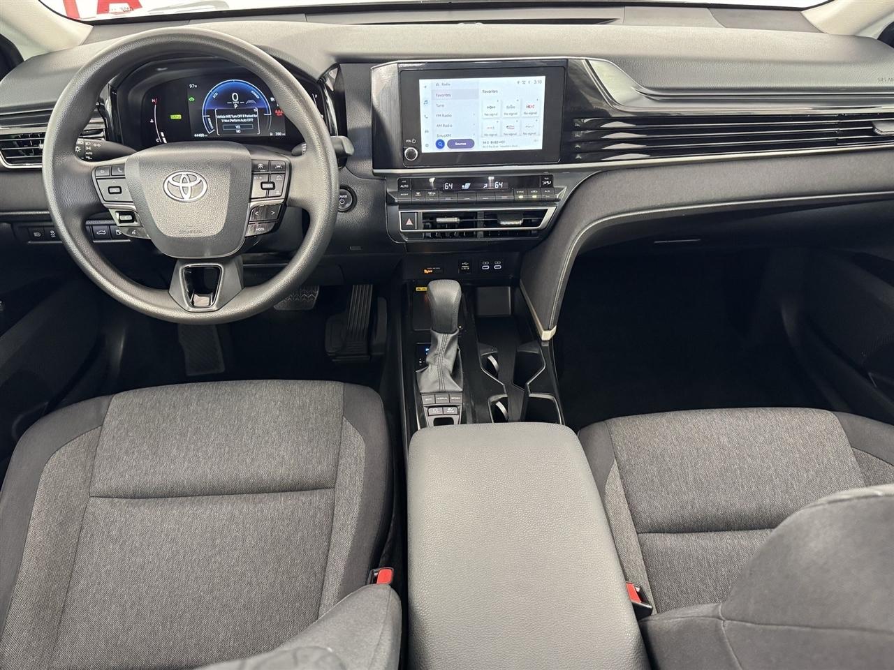 Toyota Camry Hybrid XLE 2025