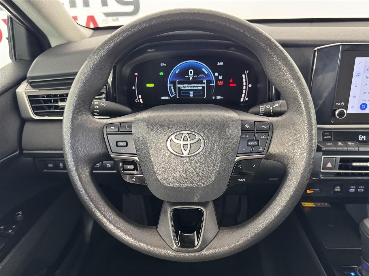 Toyota Camry Hybrid XLE 2025