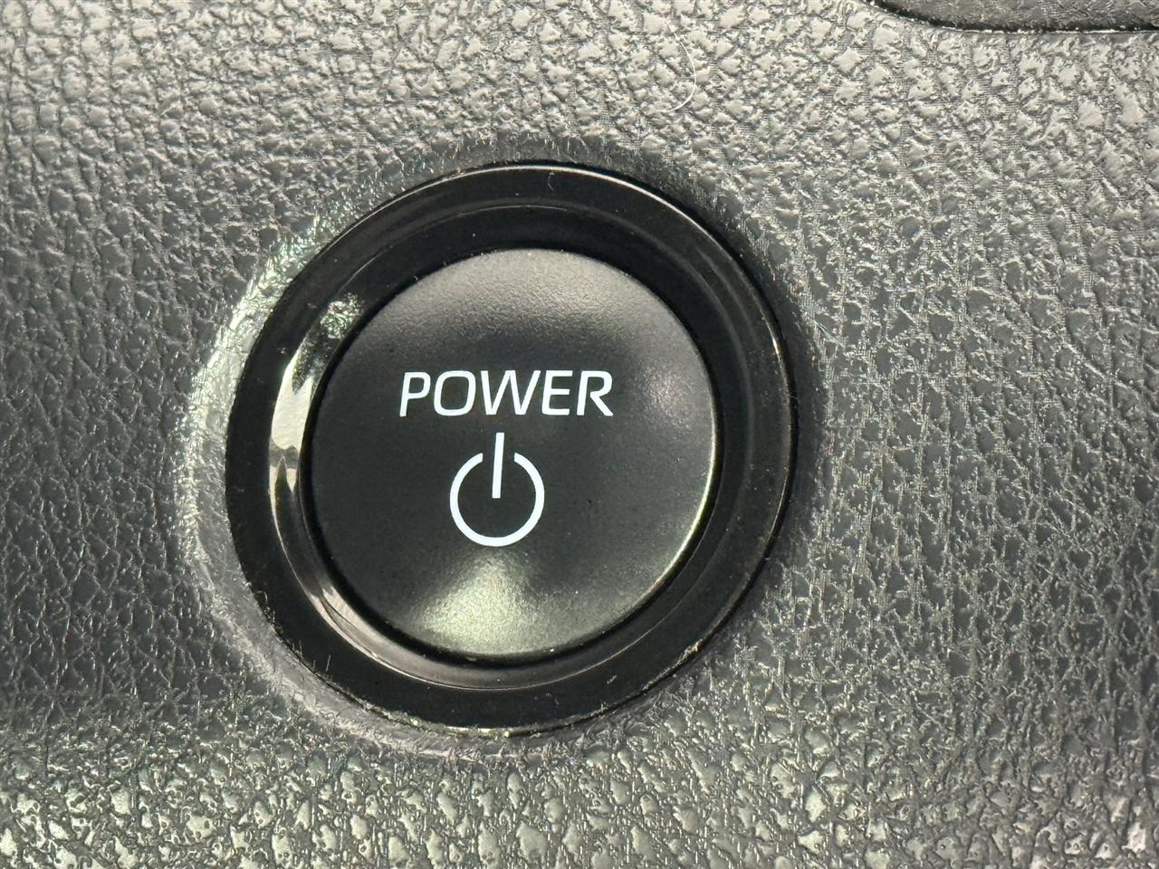 Toyota Camry Hybrid XLE 2025