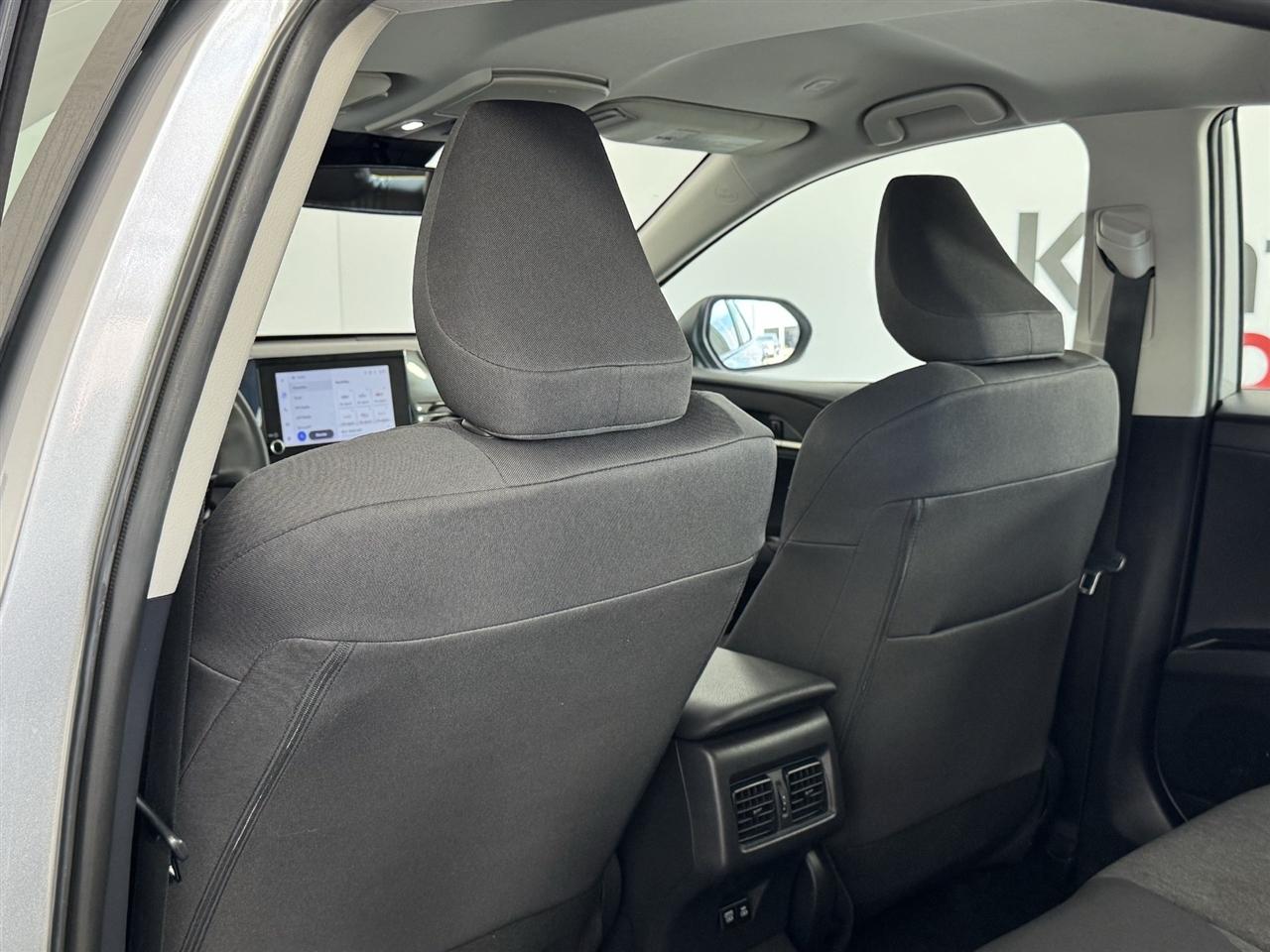 Toyota Camry Hybrid XLE 2025