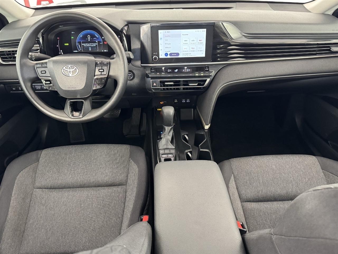 Toyota Camry Hybrid XLE 2025