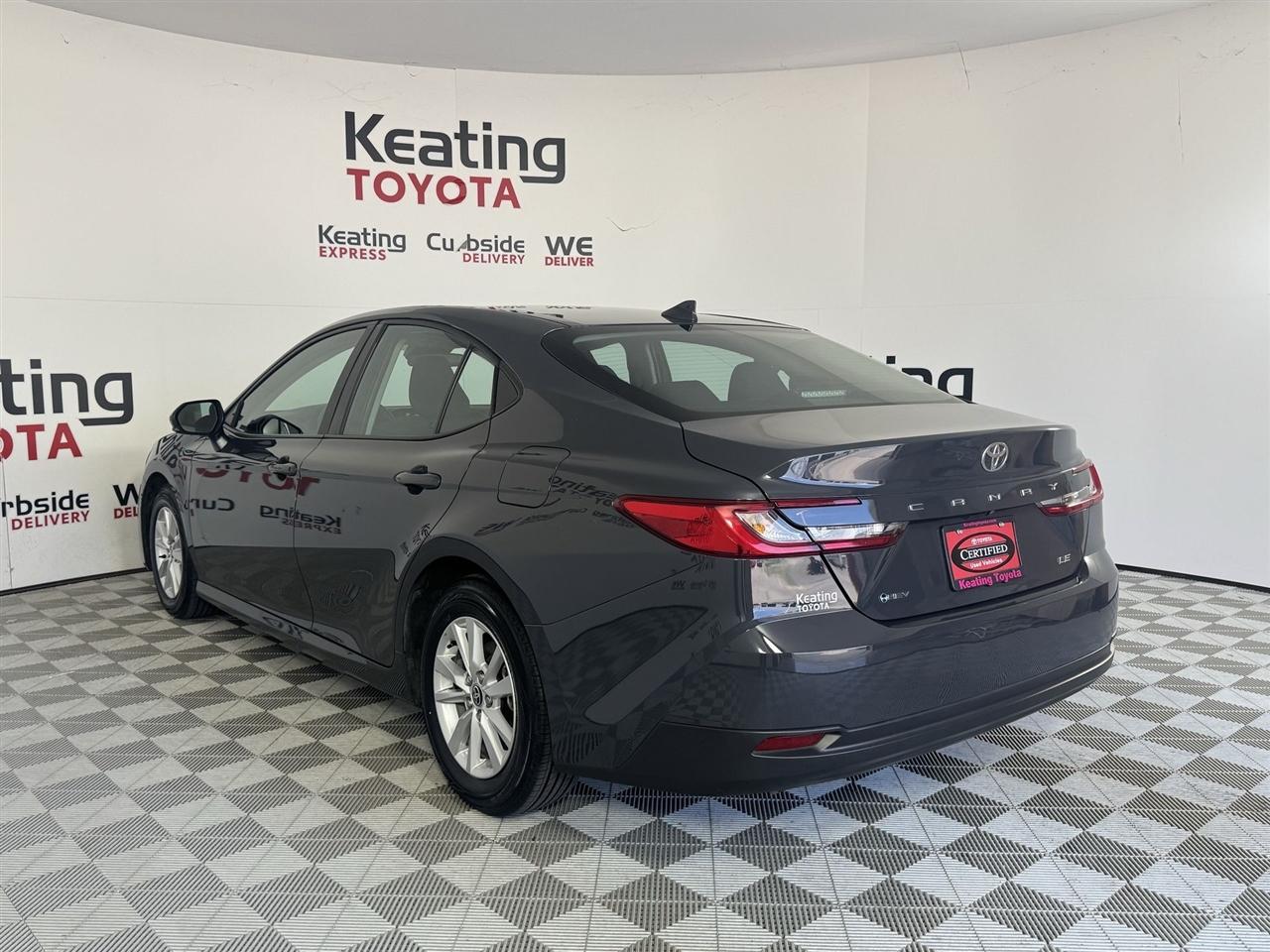 Toyota Camry Hybrid XLE 2025
