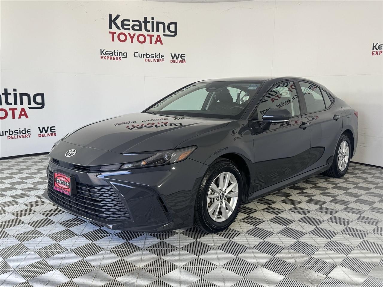 Toyota Camry Hybrid XLE 2025