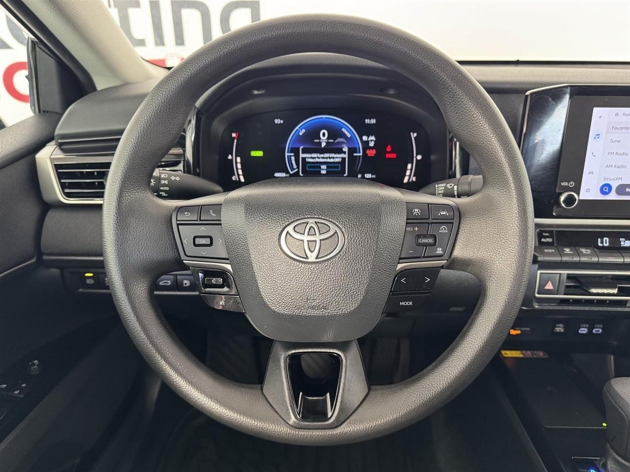 Toyota Camry Hybrid XLE 2025