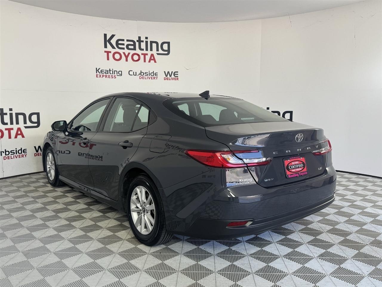 Toyota Camry Hybrid XLE 2025