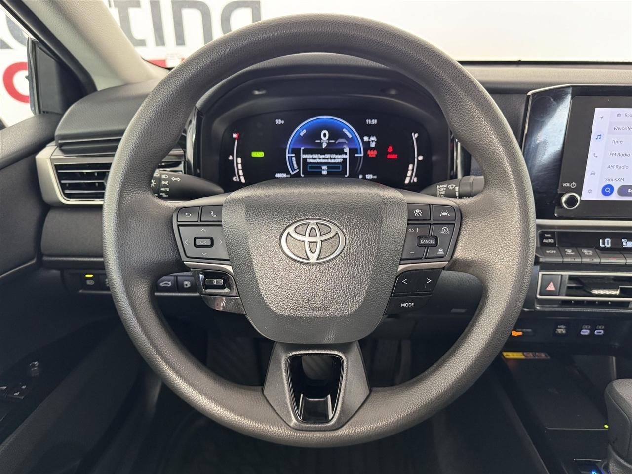 Toyota Camry Hybrid XLE 2025