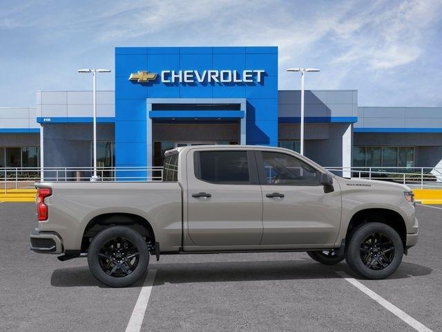 Chevrolet Silverado 1500 Custom Crew Cab 2WD 2026
