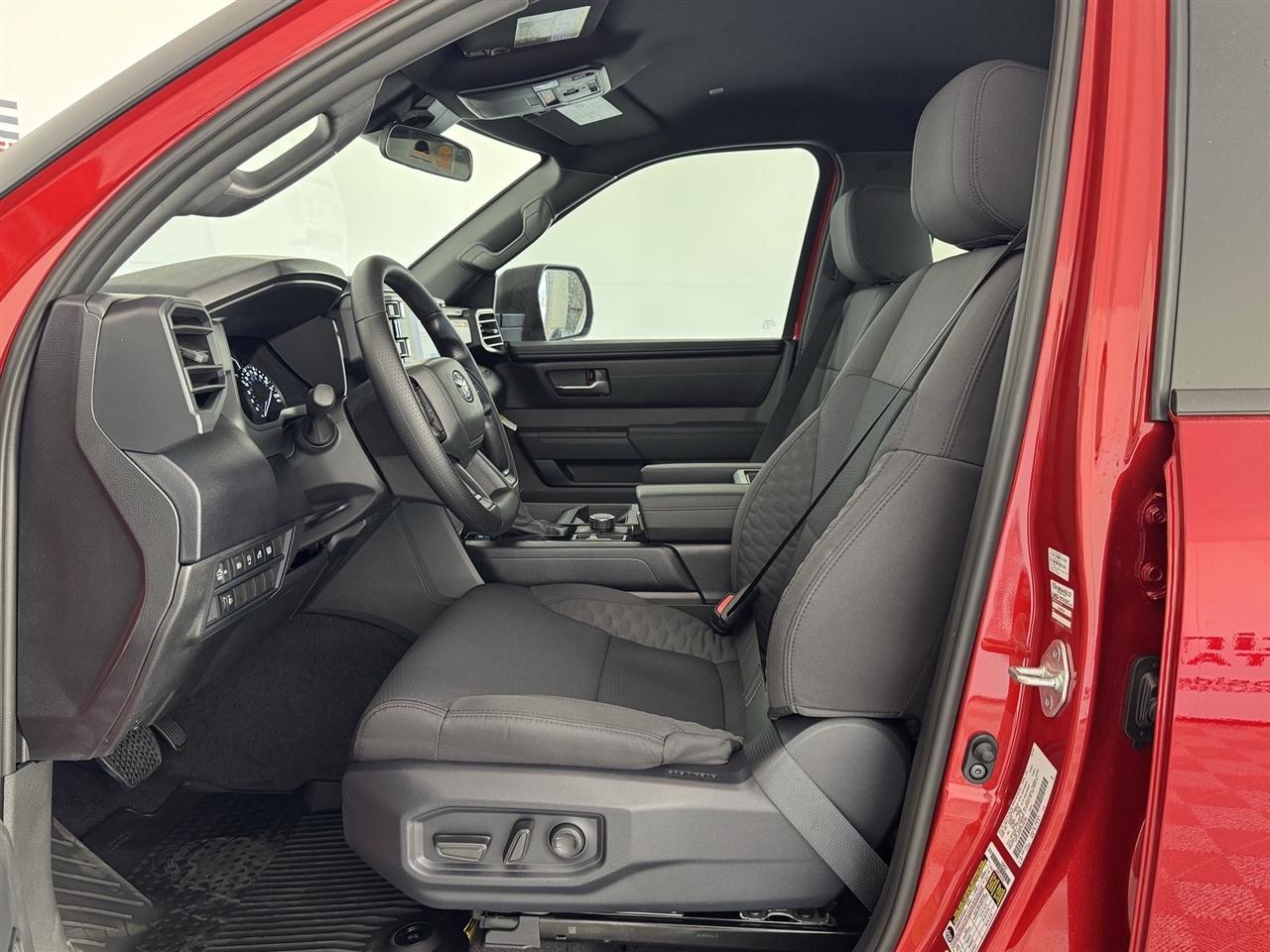 Toyota Tundra SR5 CrewMax 4WD 2026