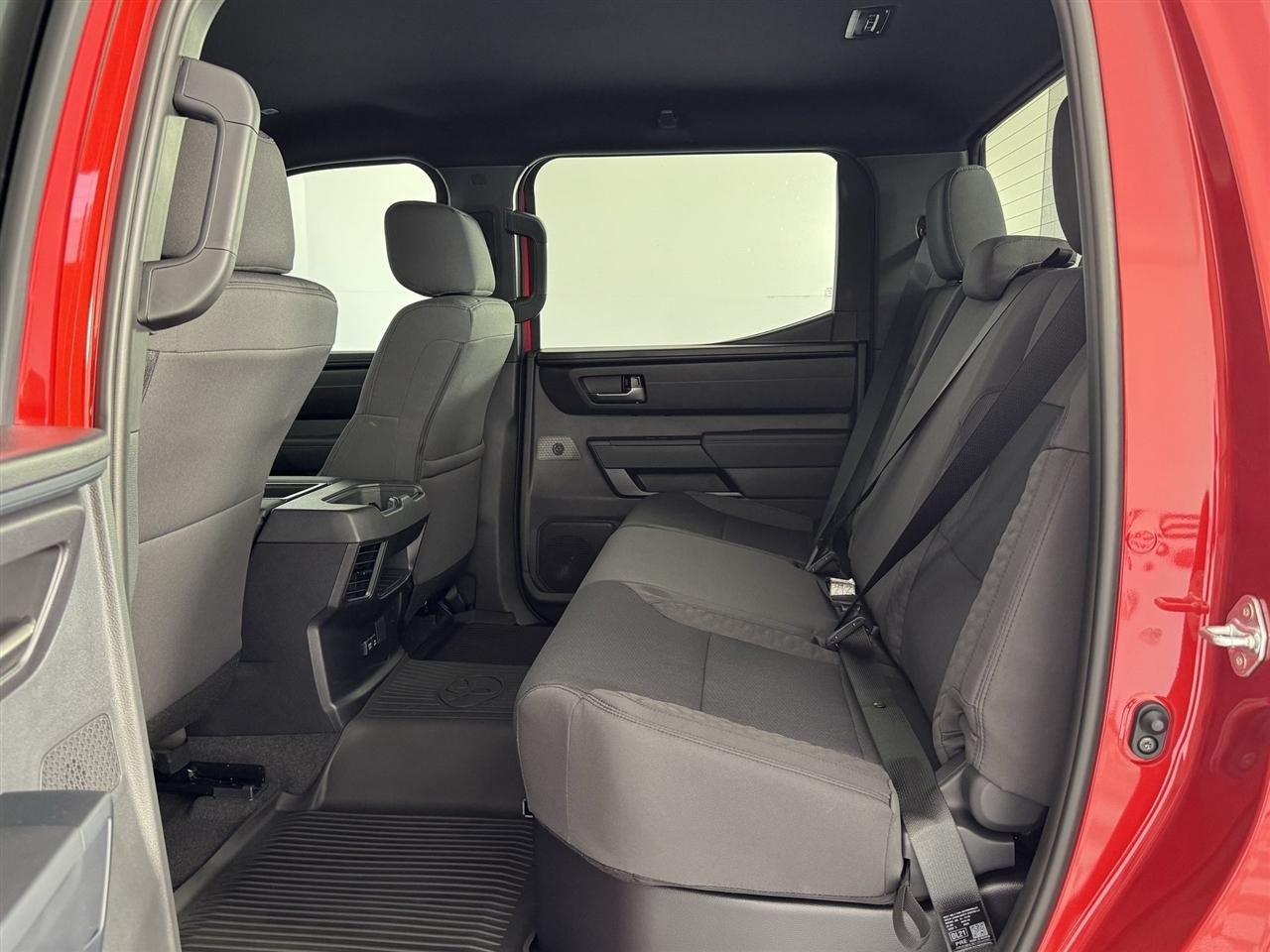 Toyota Tundra SR5 CrewMax 4WD 2026