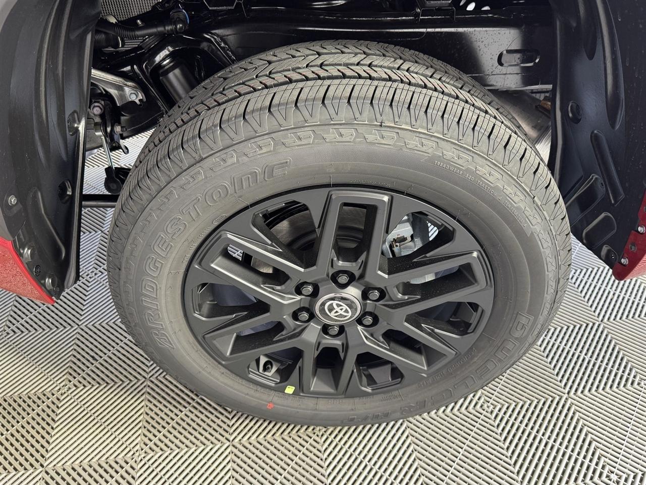 Toyota Tundra SR5 CrewMax 4WD 2026