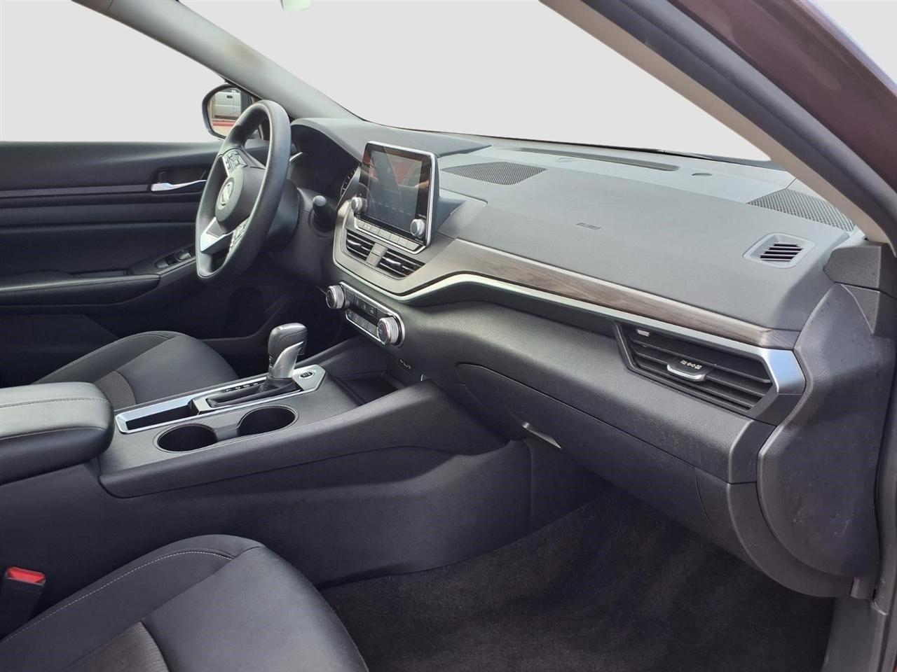 Nissan Altima 2.5 SV 2025