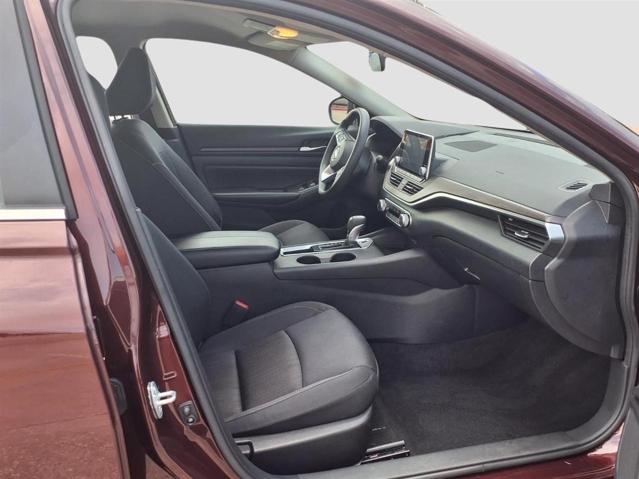 Nissan Altima 2.5 SV 2025