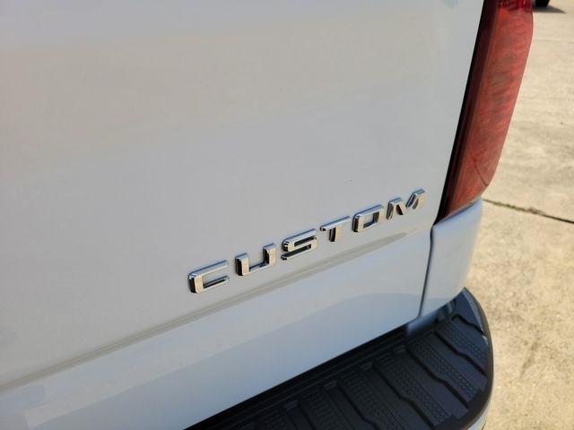 Chevrolet Silverado 1500 Custom Crew Cab 2WD 2024