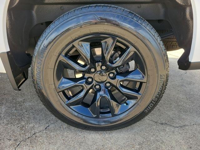 Chevrolet Silverado 1500 Custom Crew Cab 2WD 2024