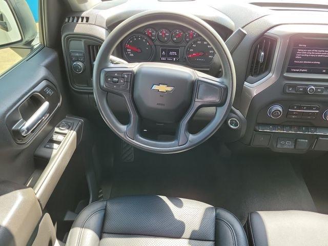 Chevrolet Silverado 1500 Custom Crew Cab 2WD 2024