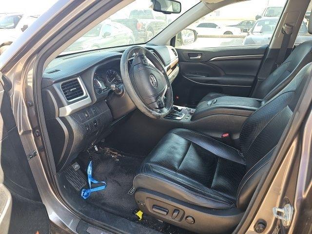 Toyota Highlander Limited FWD V6 2015