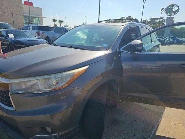 Toyota Highlander Limited FWD V6 2015