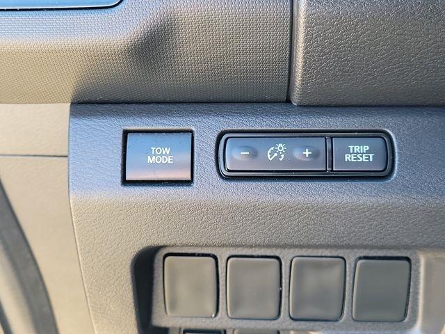 Nissan Frontier S Crew Cab 2WD 2023