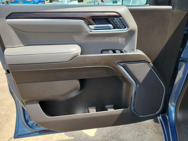 GMC Sierra 1500 SLT Crew Cab 4WD 2024