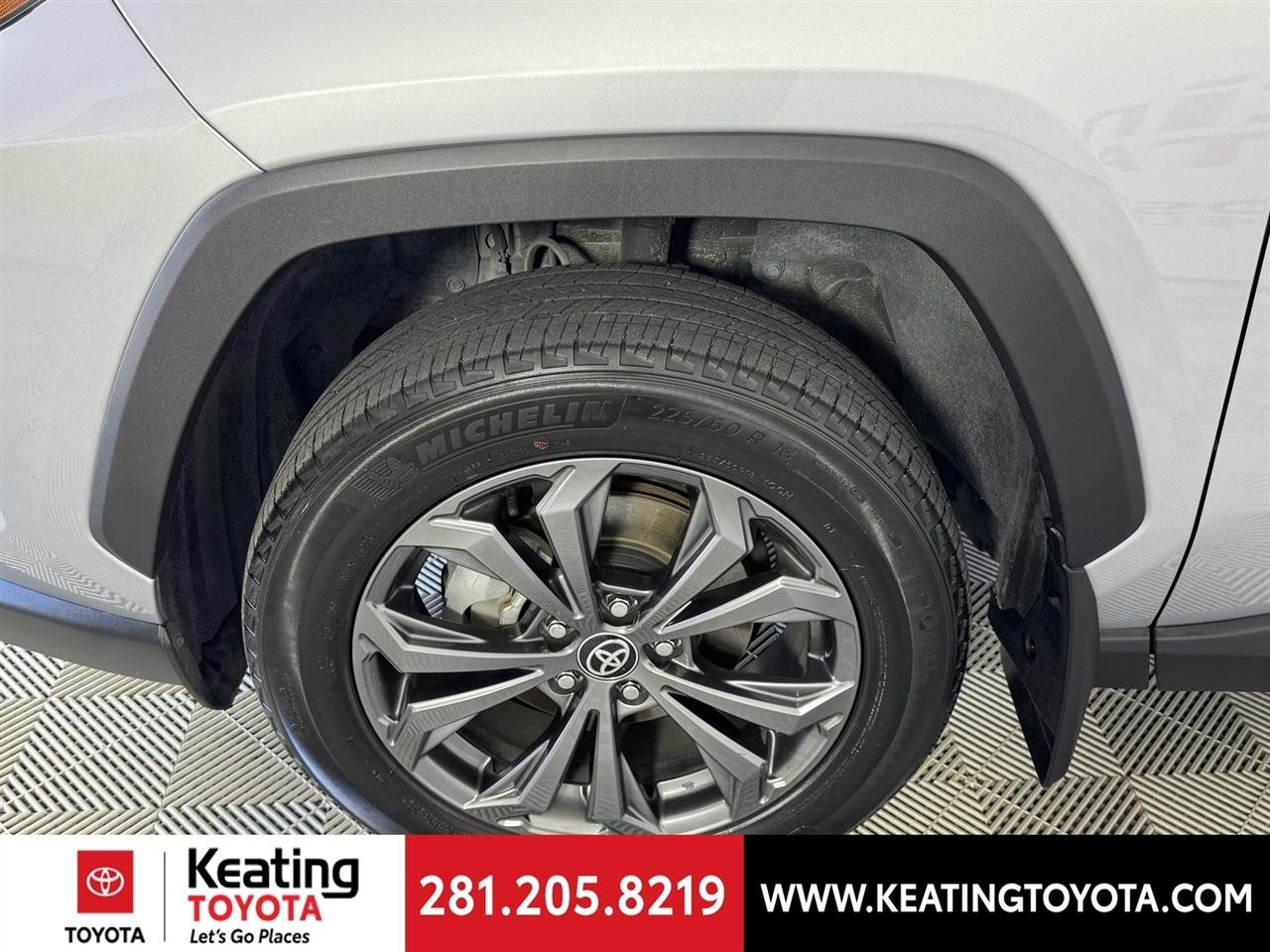 Toyota RAV4 Hybrid XLE Premium 2024