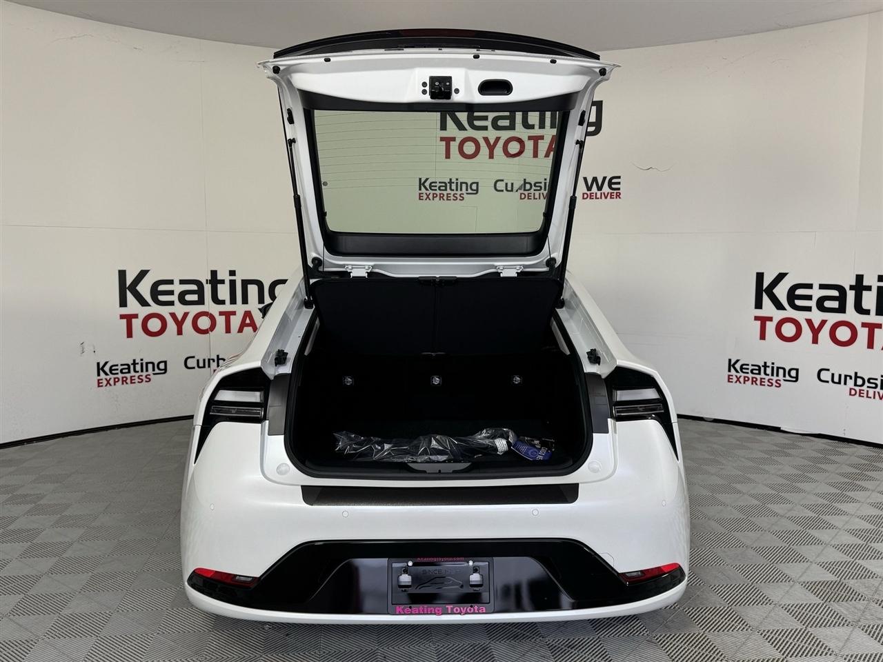 Toyota Prius Plug-In Hybrid Nightshade 2027
