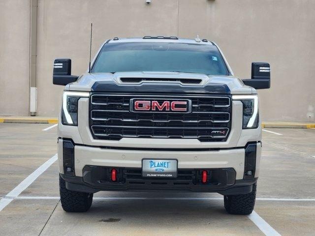 GMC Sierra 2500HD AT4 Crew Cab 4WD 2026