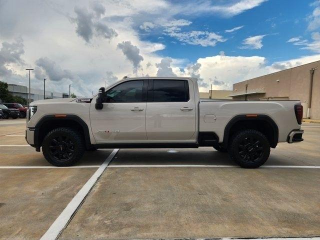 GMC Sierra 2500HD AT4 Crew Cab 4WD 2026