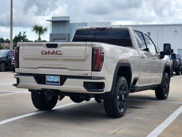 GMC Sierra 2500HD AT4 Crew Cab 4WD 2026