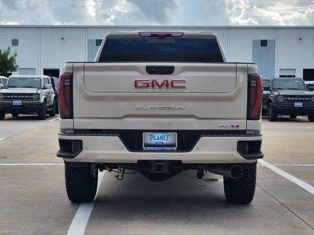 GMC Sierra 2500HD AT4 Crew Cab 4WD 2026