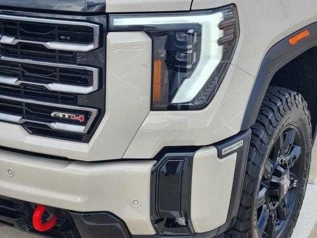 GMC Sierra 2500HD AT4 Crew Cab 4WD 2026